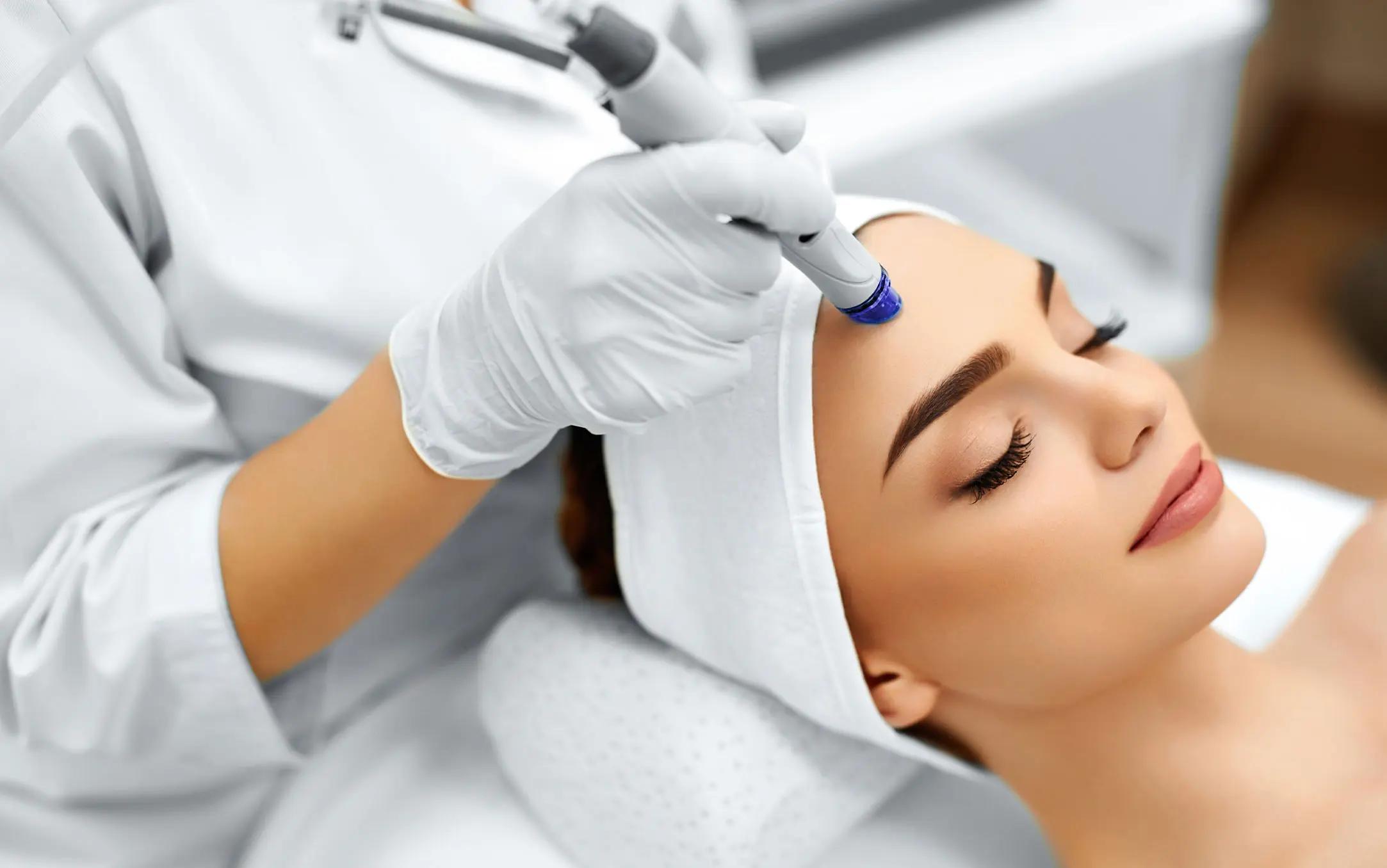 What Is Collagen Lift Therapy and How Can It Help Ageing, Loose Skin Liss?
